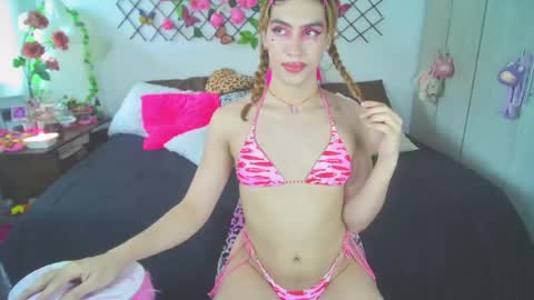 Snapshot of angelicuntyxxx chatting on August 4, 8:11 pm ANGELICUNTYXXX online show from August 4, 8:11 pm