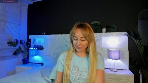 angelina_hilton online show from June 30, 11:44 am
