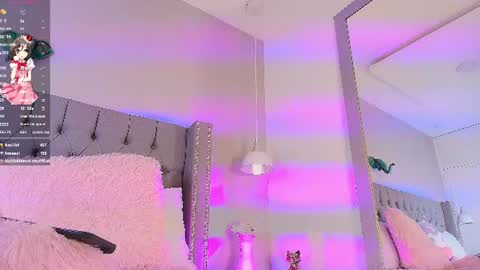 Snapshot of angelina_honey_ chatting on July 7, 7:23 am Angelina Honey online show from July 7, 7:23 am