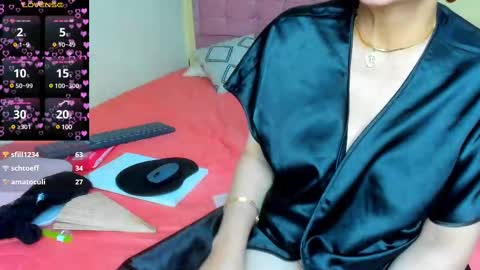 Snapshot of angelina_stone_65 chatting on December 19, 11:57 pm Angelina online show from December 19, 11:57 pm