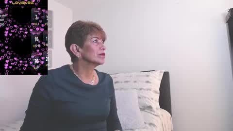 Snapshot of angelina_stone_65 chatting on February 5, 9:50 pm Angelina online show from February 5, 9:50 pm