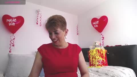 Snapshot of angelina_stone_65 chatting on February 13, 9:27 pm Angelina online show from February 13, 9:27 pm