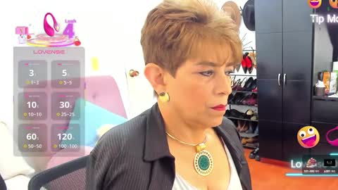 Snapshot of angelina_stone_65 chatting on September 19, 12:17 pm Angelina online show from September 19, 12:17 pm