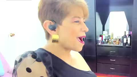 Snapshot of angelina_stone_65 chatting on September 27, 10:15 pm Angelina online show from September 27, 10:15 pm