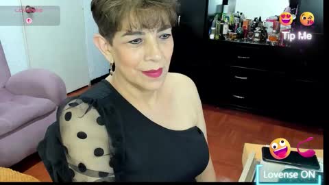 Snapshot of angelina_stone_65 chatting on November 12, 9:14 pm Angelina online show from November 12, 9:14 pm