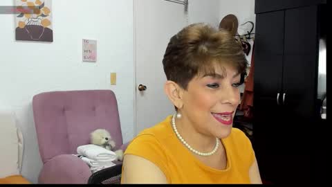 Snapshot of angelina_stone_65 chatting on November 13, 10:30 pm Angelina online show from November 13, 10:30 pm