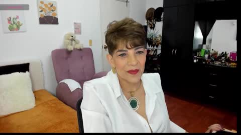 Snapshot of angelina_stone_65 chatting on November 15, 10:48 pm Angelina online show from November 15, 10:48 pm