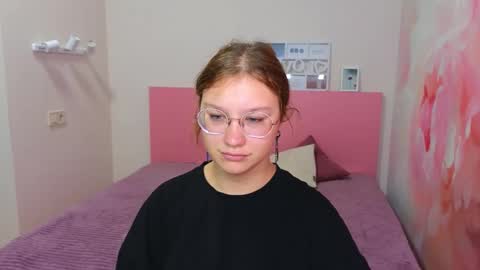 AngelinaLow online show from September 9, 11:21 am