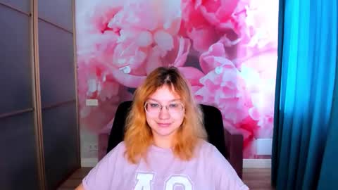 AngelinaLow online show from March 8, 6:28 am