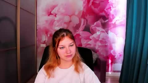 AngelinaLow online show from April 28, 11:26 am