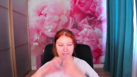AngelinaLow online show from June 8, 11:21 am