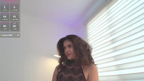 Snapshot of angelinarosss_ chatting on November 16, 4:23 pm online show from November 16, 4:23 pm