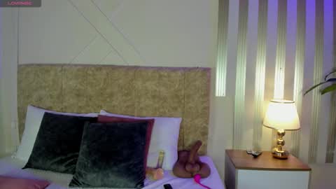 Snapshot of angelinarouse_ chatting on October 1, 2:17 am angelinarouse_ online show from October 1, 2:17 am