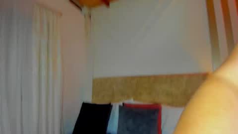 Snapshot of angelinarouse_ chatting on November 4, 3:05 am angelinarouse_ online show from November 4, 3:05 am