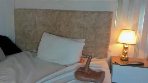 Snapshot of angelinarouse_ chatting on December 4, 5:39 am angelinarouse_ online show from December 4, 5:39 am