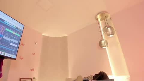 Angeline  online show from November 12, 1:22 pm