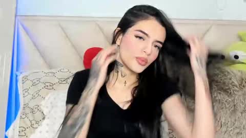 Snapshot of angeline__smith chatting on February 11, 6:40 am Angeline Smith online show from February 11, 6:40 am