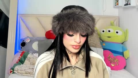 Snapshot of angeline__smith chatting on March 6, 6:41 am Angeline Smith online show from March 6, 6:41 am