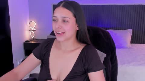 Snapshot of angeline_davies chatting on December 5, 3:50 pm angeline_davies online show from December 5, 3:50 pm