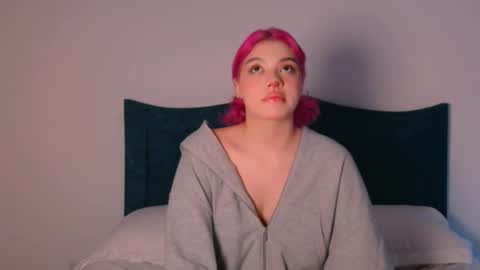 Snapshot of angelinhaa chatting on November 21, 5:11 pm Angelinhaa online show from November 21, 5:11 pm