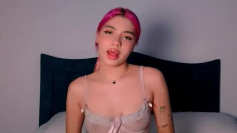 Snapshot of angelinhaa chatting on November 24, 6:18 pm Angelinhaa online show from November 24, 6:18 pm