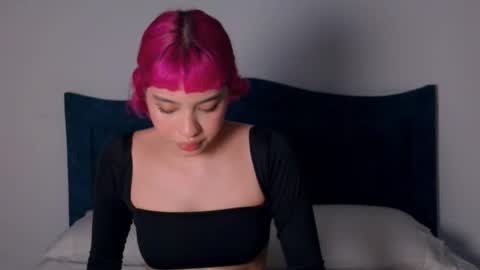 Snapshot of angelinhaa chatting on December 3, 2:41 am Angelinhaa online show from December 3, 2:41 am