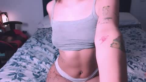 Snapshot of angelinhaa chatting on February 7, 2:04 am Angelinhaa online show from February 7, 2:04 am