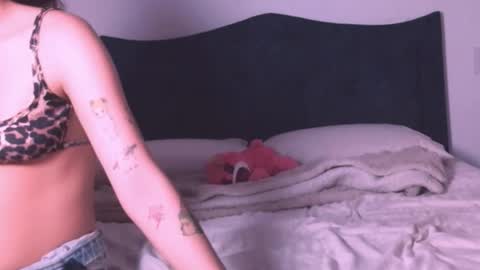 Snapshot of angelinhaa chatting on February 27, 3:28 am Angelinhaa online show from February 27, 3:28 am