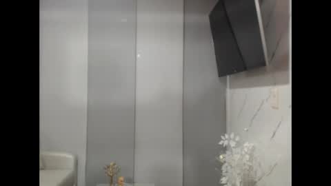 angelinna_12 online show from May 26, 5:03 am
