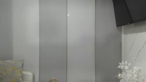 angelinna_12 online show from June 12, 5:39 am