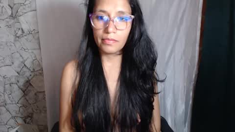 Snapshot of angelitaa_hot chatting on September 22, 4:58 am angela online show from September 22, 4:58 am