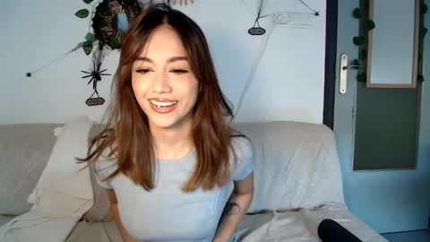 angelkath online show from October 18, 4:30 pm