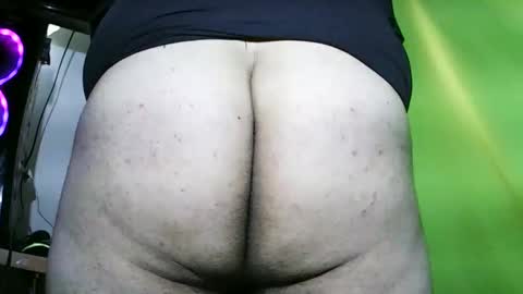 Snapshot of angelking120200 chatting on October 20, 11:38 pm Roy online show from October 20, 11:38 pm