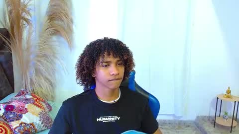 Snapshot of angell18_ chatting on May 6, 8:58 pm Angel online show from May 6, 8:58 pm