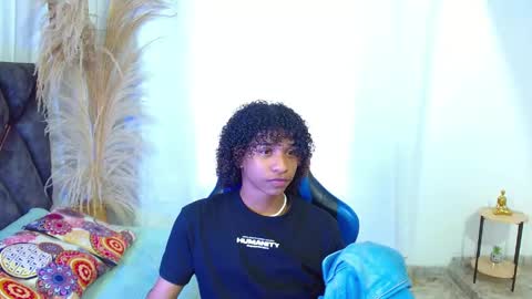 Snapshot of angell18_ chatting on May 22, 9:09 pm Angel online show from May 22, 9:09 pm