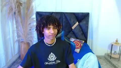 Snapshot of angell18_ chatting on June 15, 2:19 pm Angel online show from June 15, 2:19 pm