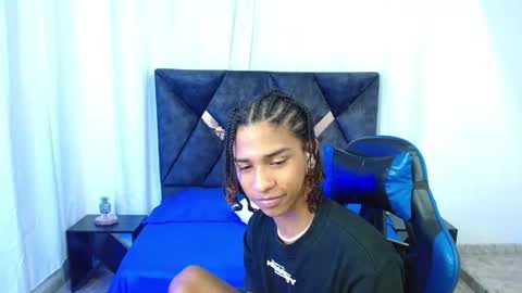 Snapshot of angell18_ chatting on June 22, 9:01 pm Angel online show from June 22, 9:01 pm