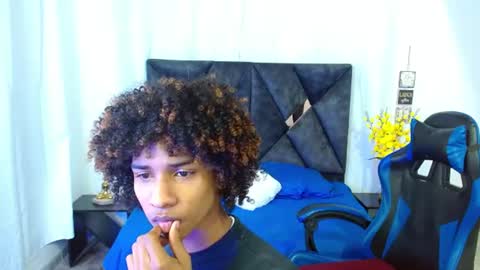 Snapshot of angell18_ chatting on July 15, 8:47 pm Angel online show from July 15, 8:47 pm