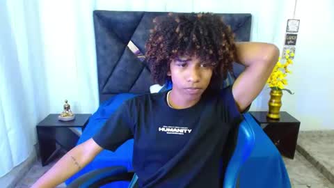 Snapshot of angell18_ chatting on August 1, 8:52 pm Angel online show from August 1, 8:52 pm