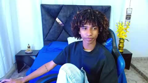 Snapshot of angell18_ chatting on August 5, 8:44 pm Angel online show from August 5, 8:44 pm