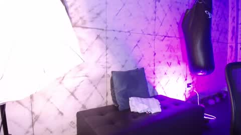 Snapshot of angell__dustt chatting on September 12, 4:01 am Angell Dust online show from September 12, 4:01 am