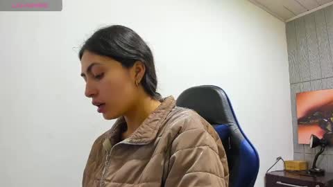 Snapshot of angell_cooper8 chatting on June 5, 12:11 pm Angell cooper8 online show from June 5, 12:11 pm