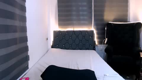 angella_dior online show from October 30, 5:24 pm