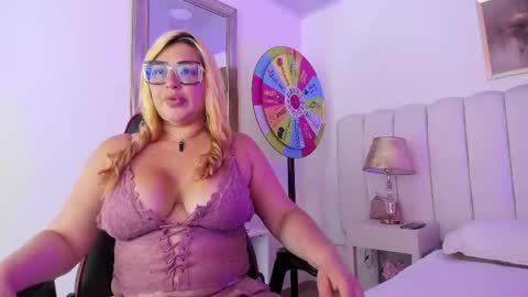 angellhott  online show from March 2, 6:26 pm