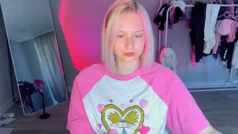 Cutie online show from May 31, 10:11 am
