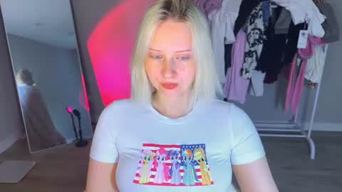 Cutie online show from June 28, 11:16 am