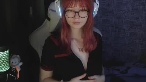 Snapshot of angellmarel chatting on December 17, 9:21 pm Anora online show from December 17, 9:21 pm