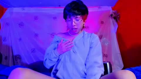 Snapshot of angellonfire chatting on February 16, 12:21 pm Angel  online show from February 16, 12:21 pm