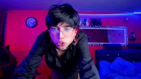 Snapshot of angellonfire chatting on March 5, 10:33 am Angel  online show from March 5, 10:33 am