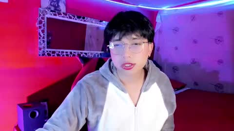 Snapshot of angellonfire chatting on September 30, 12:59 am Angel  online show from September 30, 12:59 am